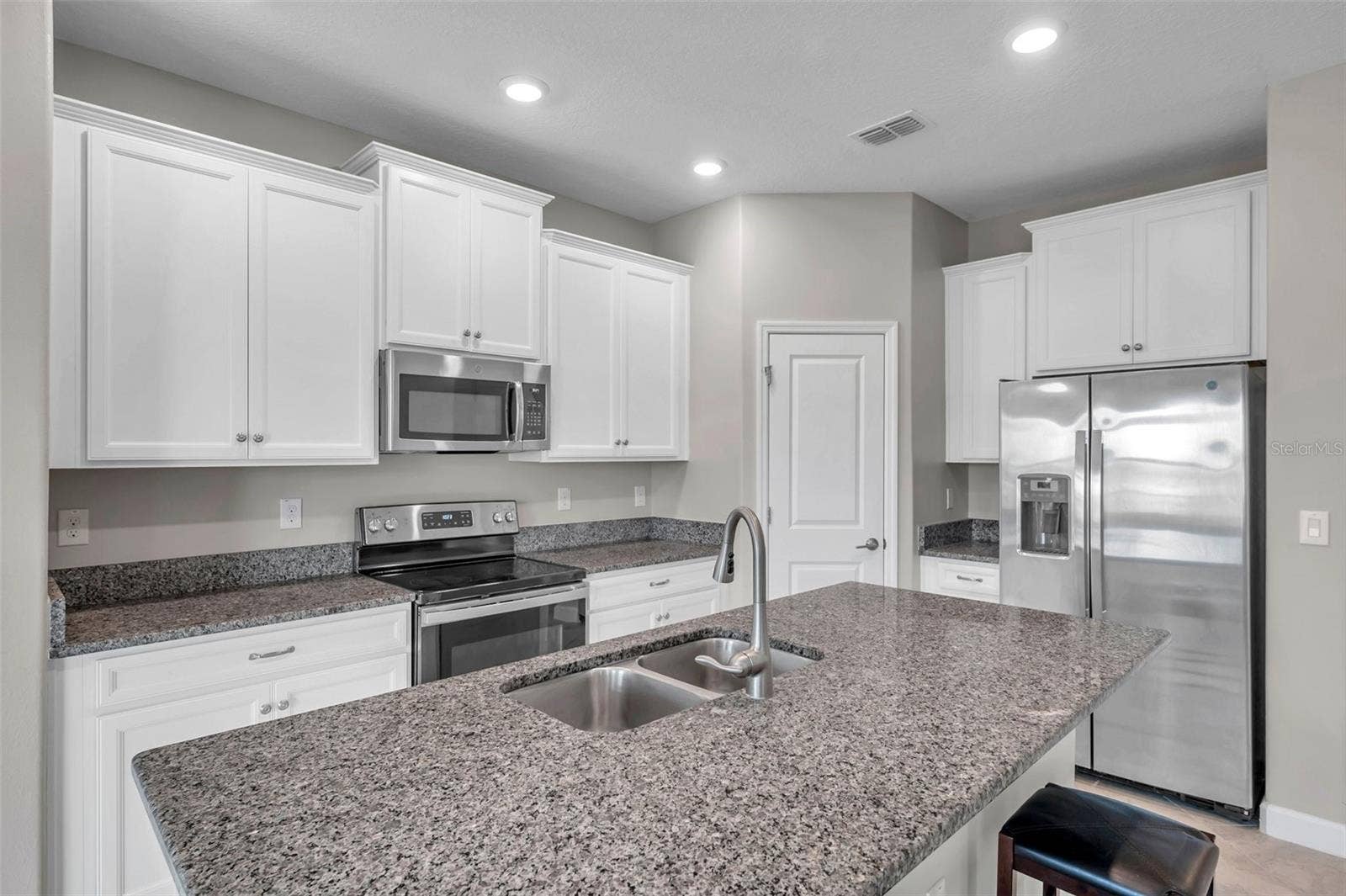 11412 FRESHWATER RIDGE DRIVE, Riverview, FL 33569 kitchen