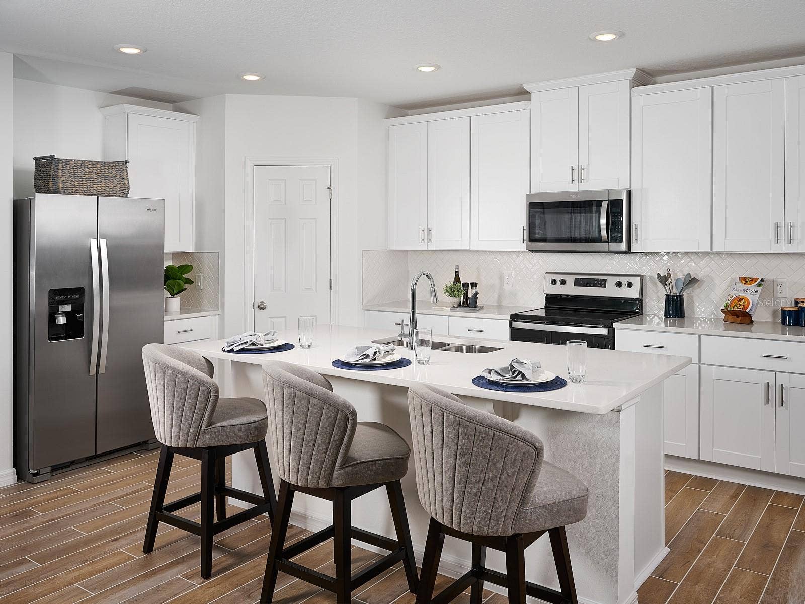 2041 ROSEWOOD DRIVE, Bartow, FL 33830 Photo is not of the actual home, but is an inspirational photo of builders model home and may depict options, furnishings, and/or decorator features that are not included.