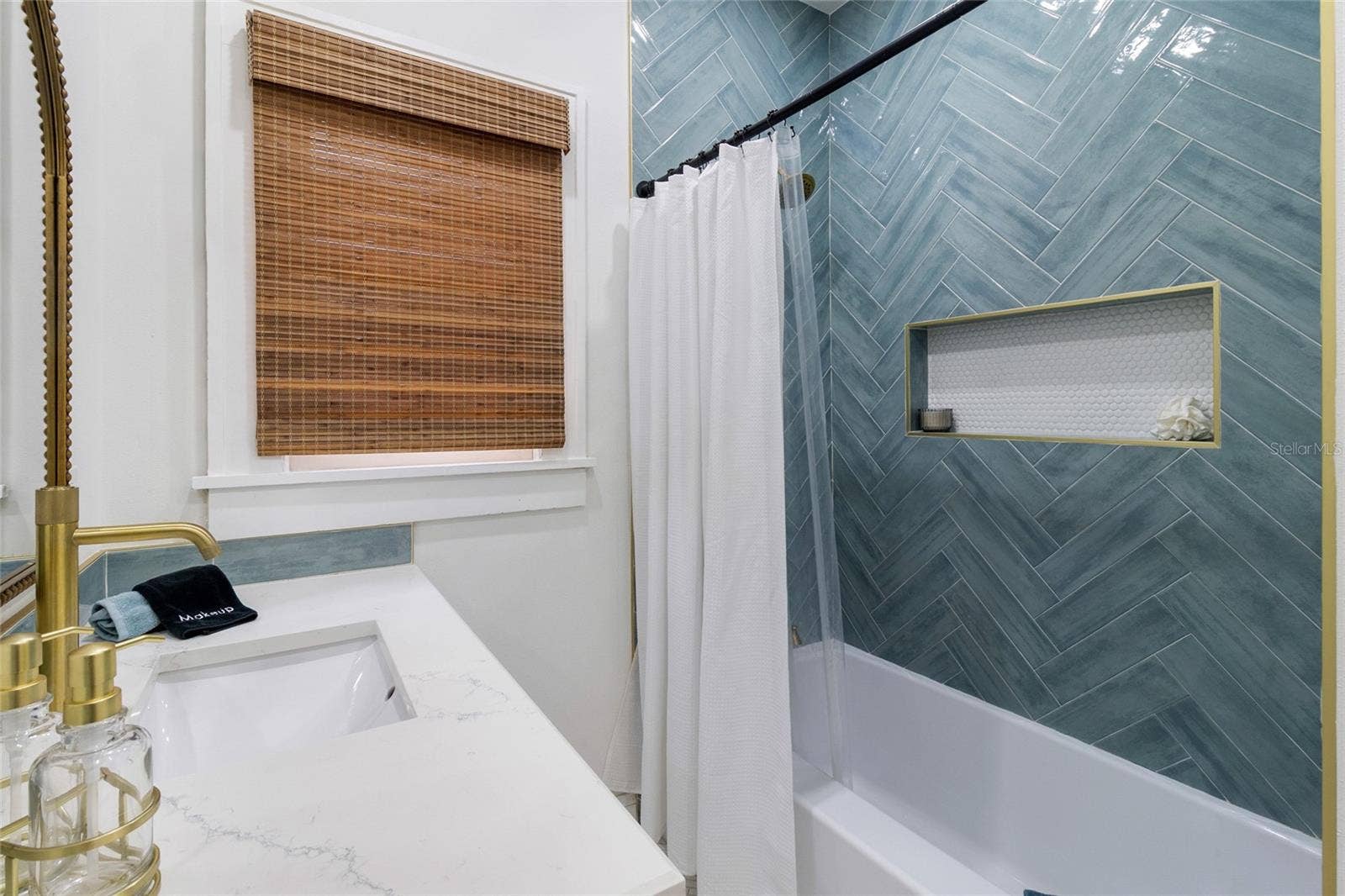 2243 HIGHLAND STREET S, St Petersburg, FL 33705 Luzurious guest bath!