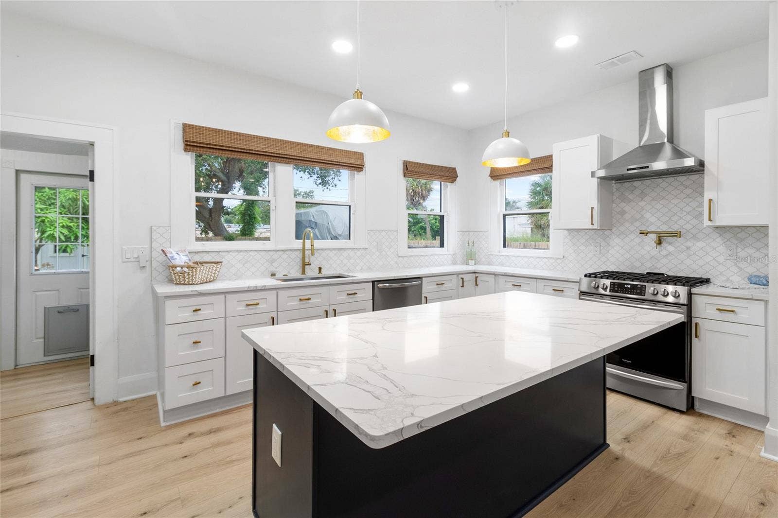 2243 HIGHLAND STREET S, St Petersburg, FL 33705 Chefs dream!