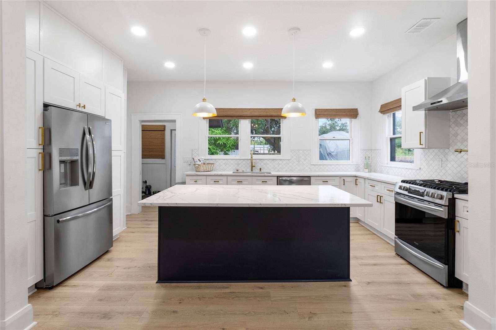 2243 HIGHLAND STREET S, St Petersburg, FL 33705 Kitchen Island with seating!