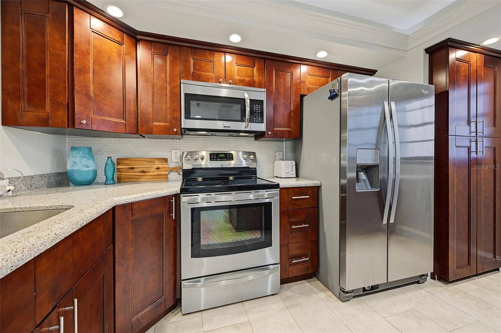 19531 GULF BOULEVARD, #604, Indian Shores, FL 33785 Updated, ultra chic Kitchen with SS Appliances