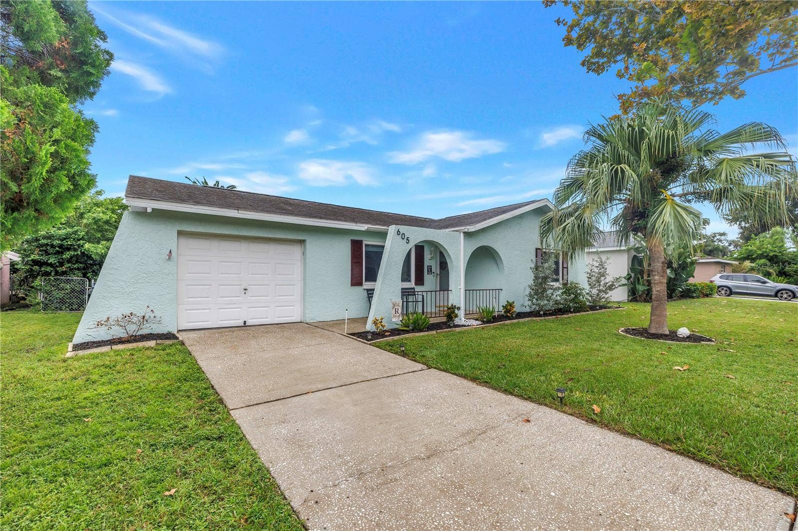 605 5TH AVENUE SE, Largo, FL 33771 605 5TH AVENUE SE, Largo, FL 33771