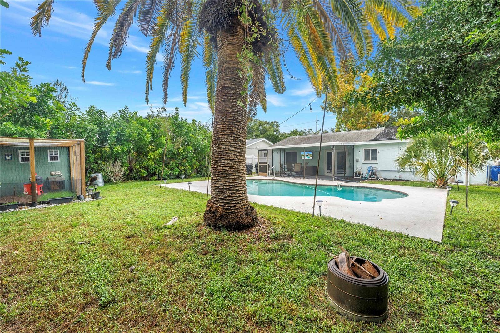 605 5TH AVENUE SE, Largo, FL 33771 605 5TH AVENUE SE, Largo, FL 33771