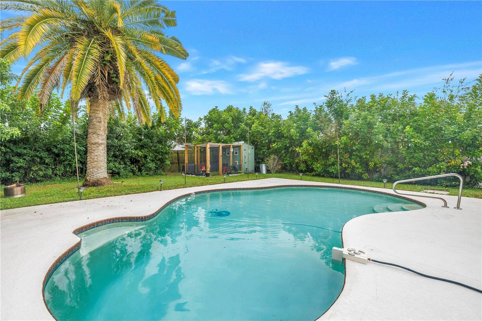 605 5TH AVENUE SE, Largo, FL 33771 605 5TH AVENUE SE, Largo, FL 33771