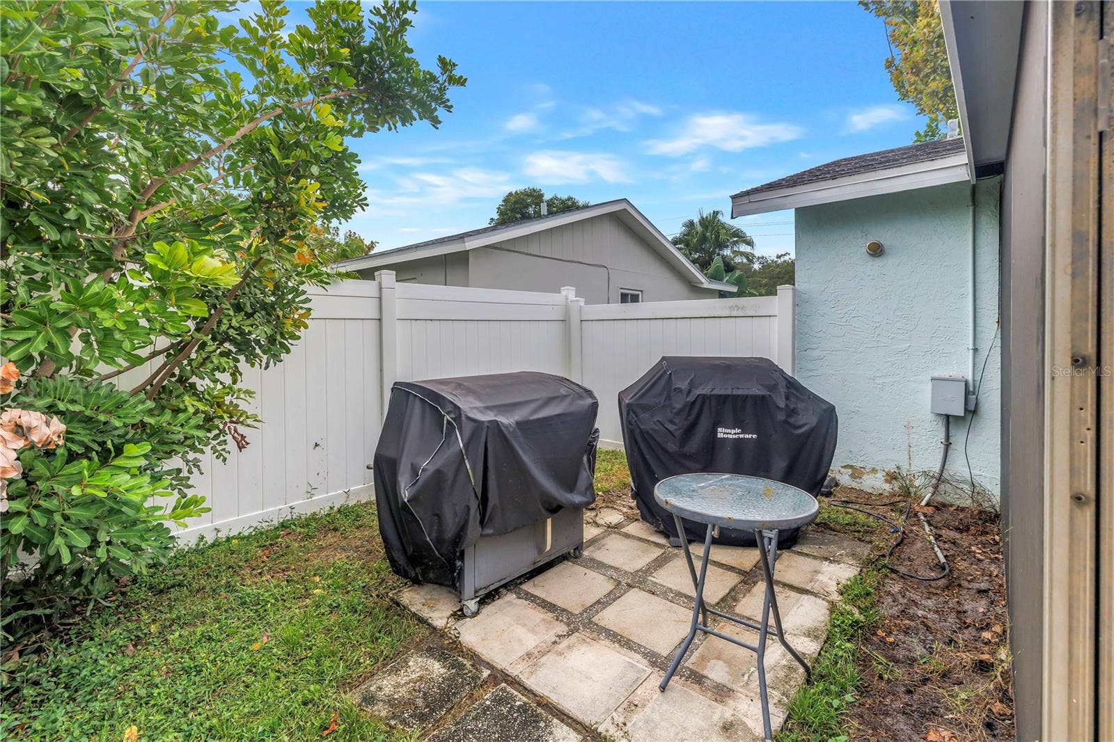 605 5TH AVENUE SE, Largo, FL 33771 605 5TH AVENUE SE, Largo, FL 33771