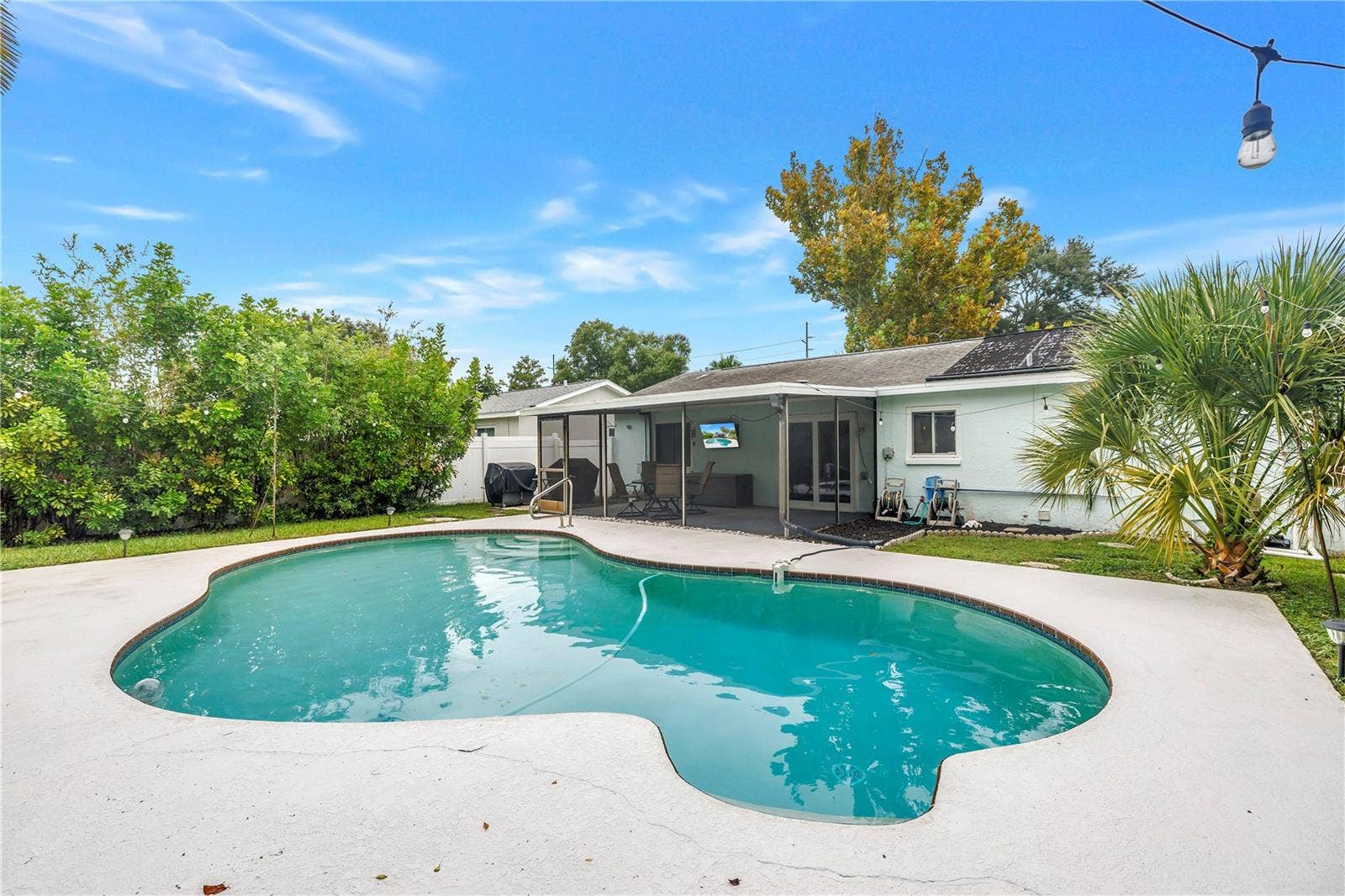605 5TH AVENUE SE, Largo, FL 33771 605 5TH AVENUE SE, Largo, FL 33771
