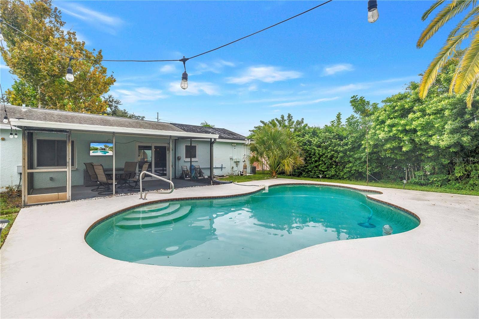 605 5TH AVENUE SE, Largo, FL 33771 605 5TH AVENUE SE, Largo, FL 33771