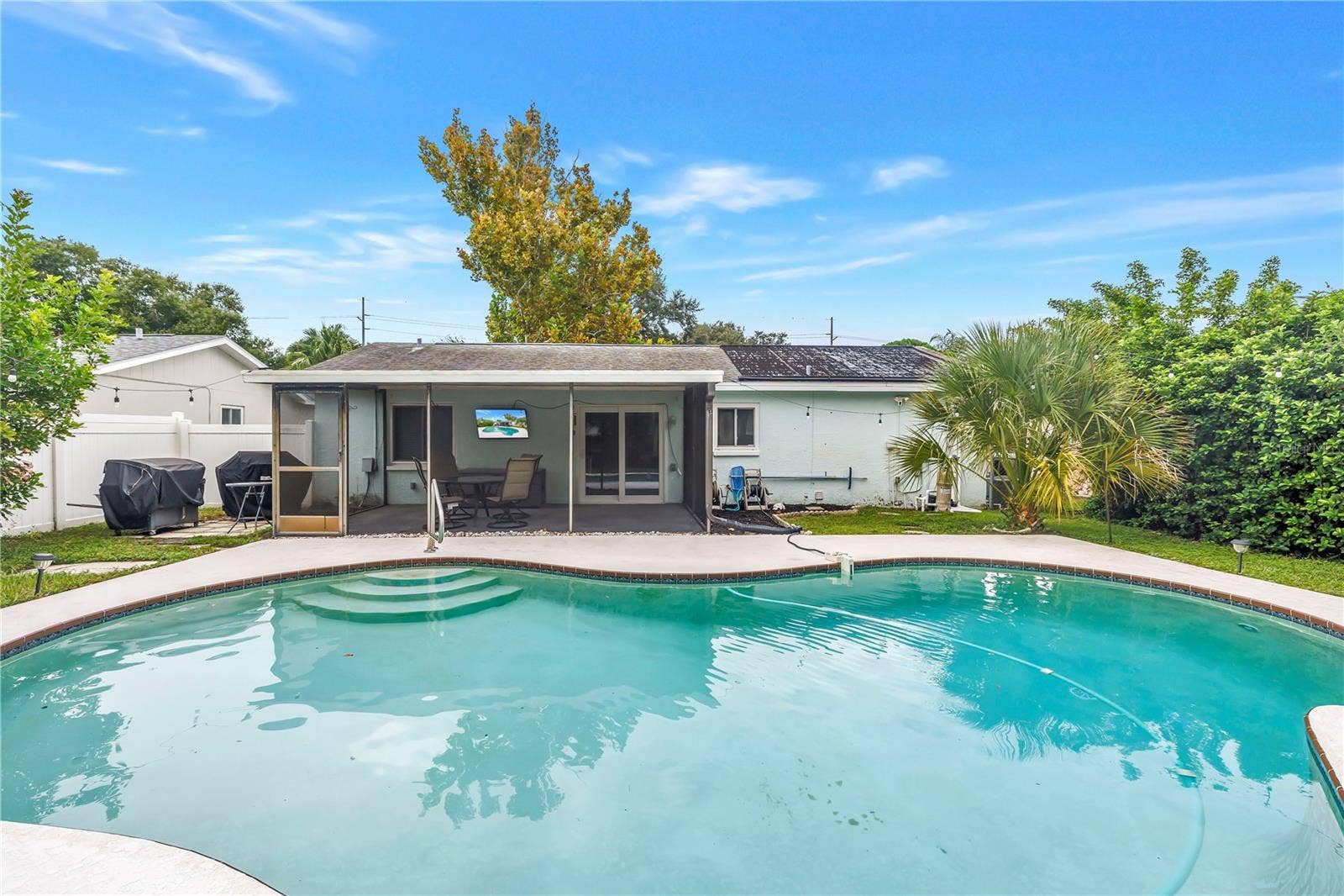 605 5TH AVENUE SE, Largo, FL 33771 605 5TH AVENUE SE, Largo, FL 33771