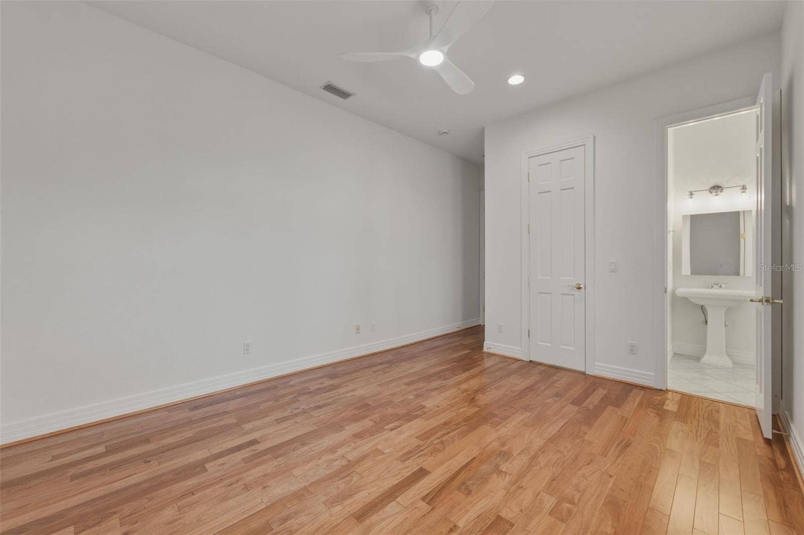 102 8TH STREET E, Tierra Verde, FL 33715 102 8TH STREET E, Tierra Verde, FL 33715