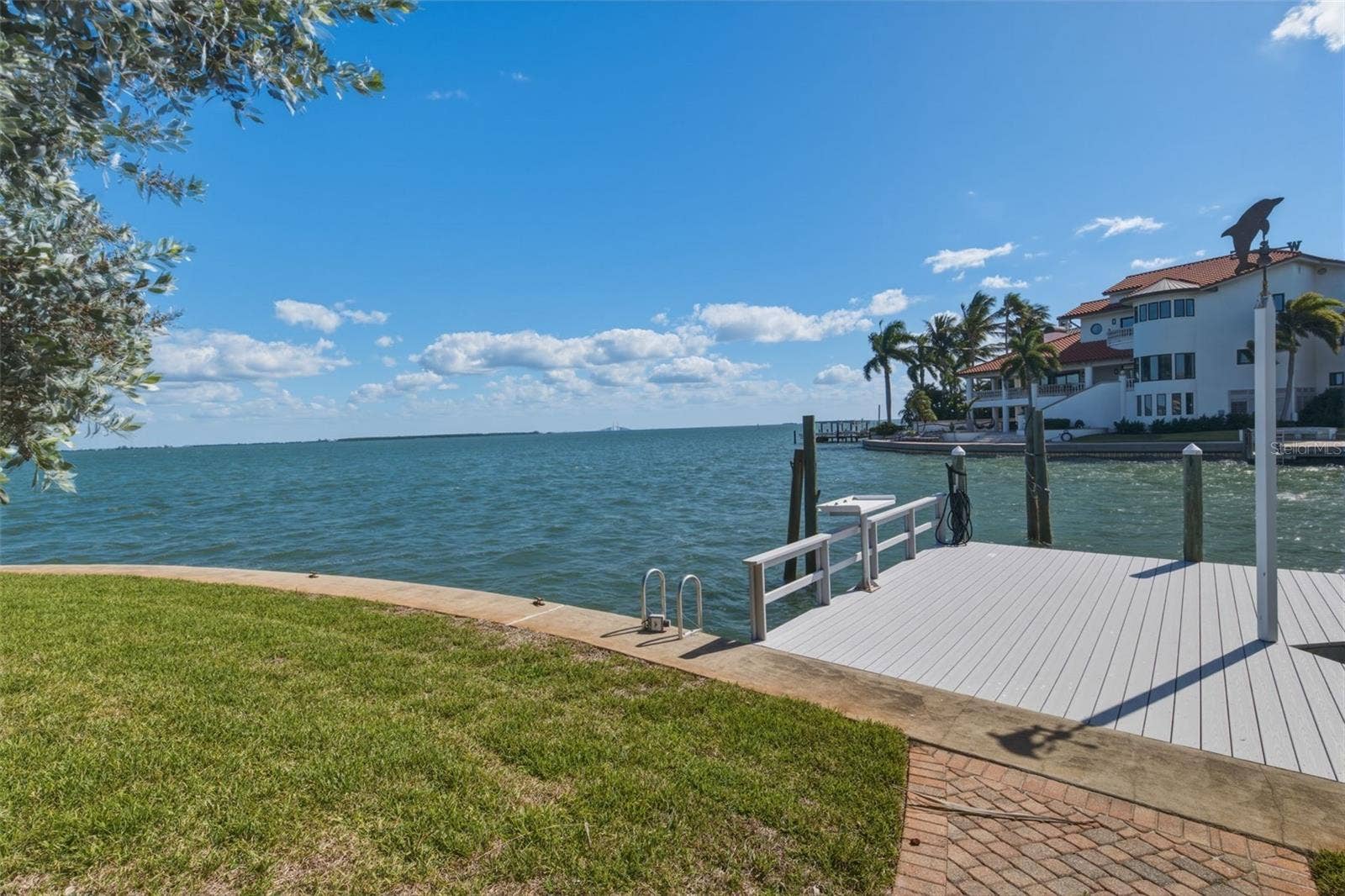 102 8TH STREET E, Tierra Verde, FL 33715 102 8TH STREET E, Tierra Verde, FL 33715