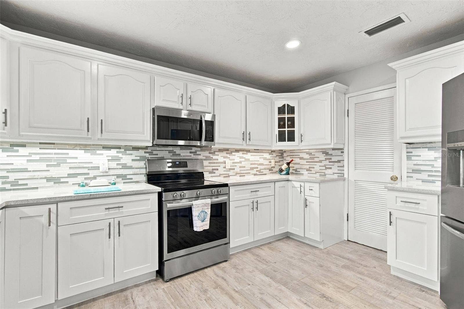 11975 7TH STREET E, Treasure Island, FL 33706 11975 7TH STREET E, Treasure Island, FL 33706