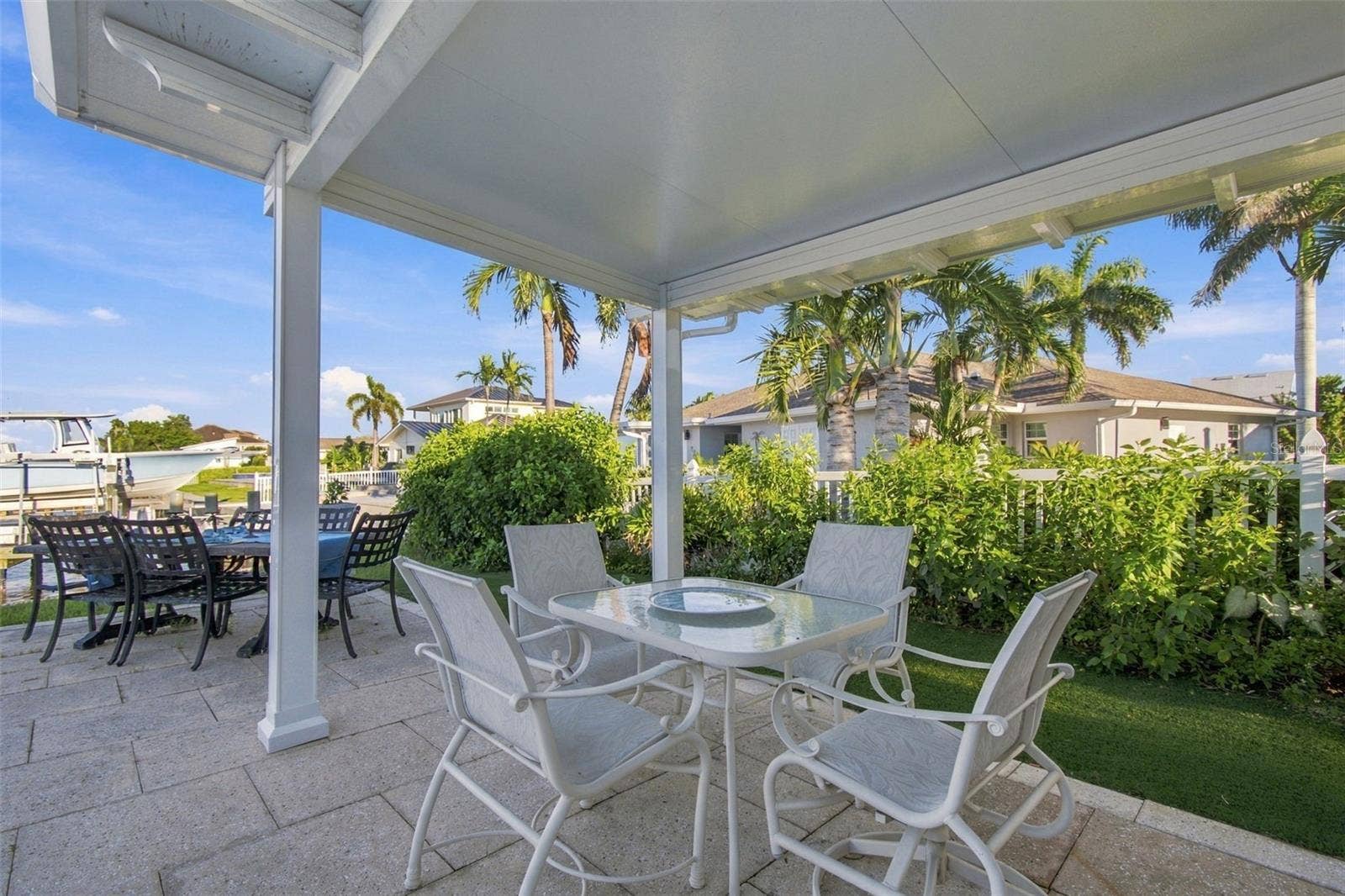 11975 7TH STREET E, Treasure Island, FL 33706 Lots of space for outdoor entertaining