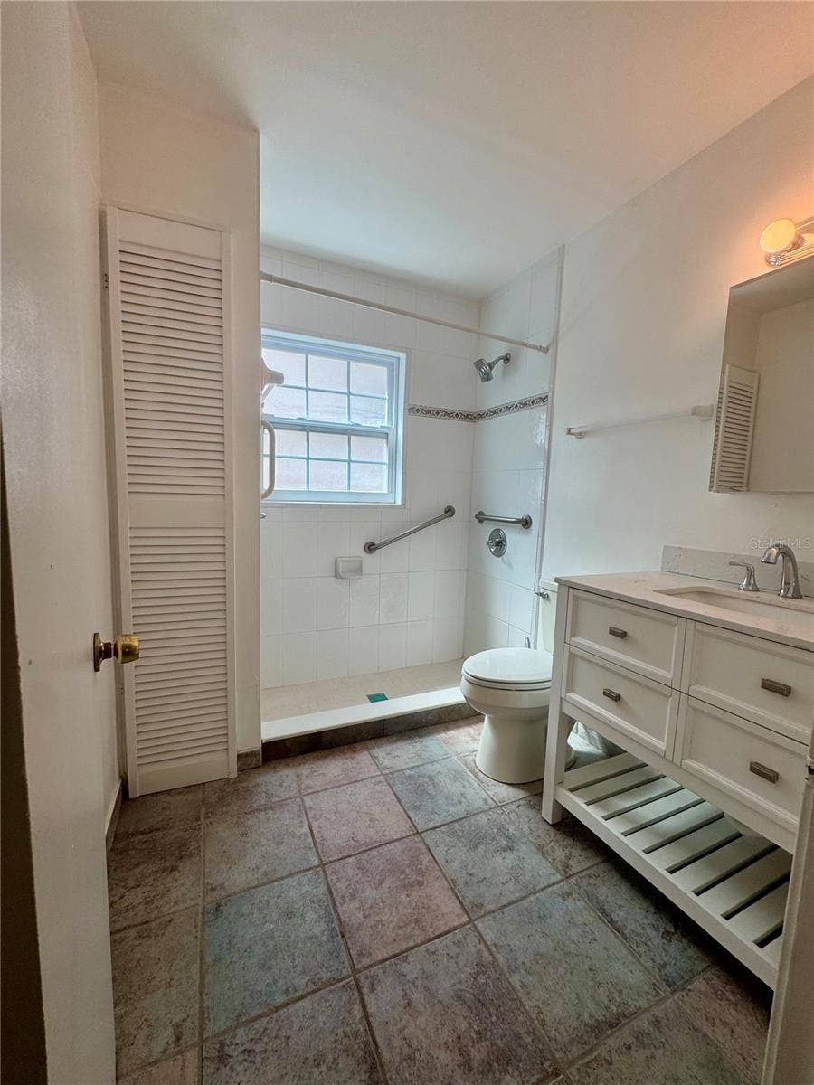 207 W DAVIS BOULEVARD, Tampa, FL 33606 207 W DAVIS BOULEVARD, Tampa, FL 33606