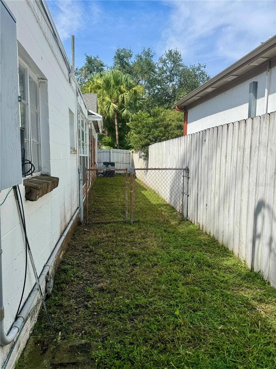 207 W DAVIS BOULEVARD, Tampa, FL 33606 207 W DAVIS BOULEVARD, Tampa, FL 33606