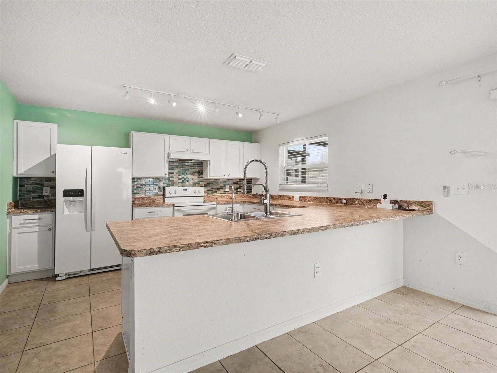 10439 LAGUNA PLAINS DRIVE, Riverview, FL 33578 10439 LAGUNA PLAINS DRIVE, Riverview, FL 33578