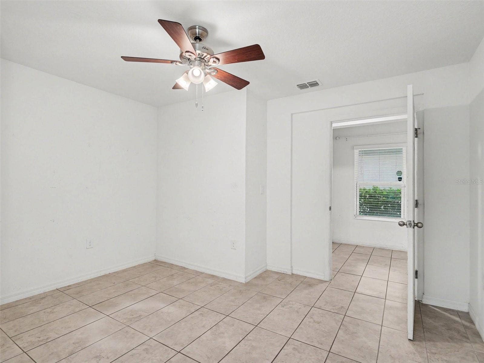 10439 LAGUNA PLAINS DRIVE, Riverview, FL 33578 10439 LAGUNA PLAINS DRIVE, Riverview, FL 33578