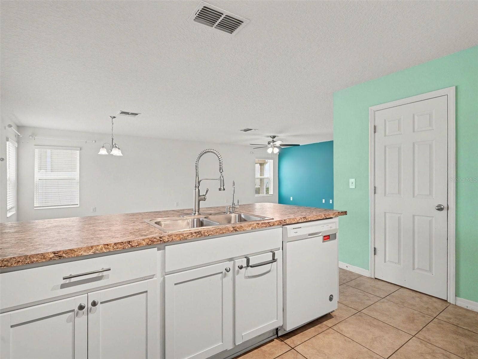 10439 LAGUNA PLAINS DRIVE, Riverview, FL 33578 10439 LAGUNA PLAINS DRIVE, Riverview, FL 33578
