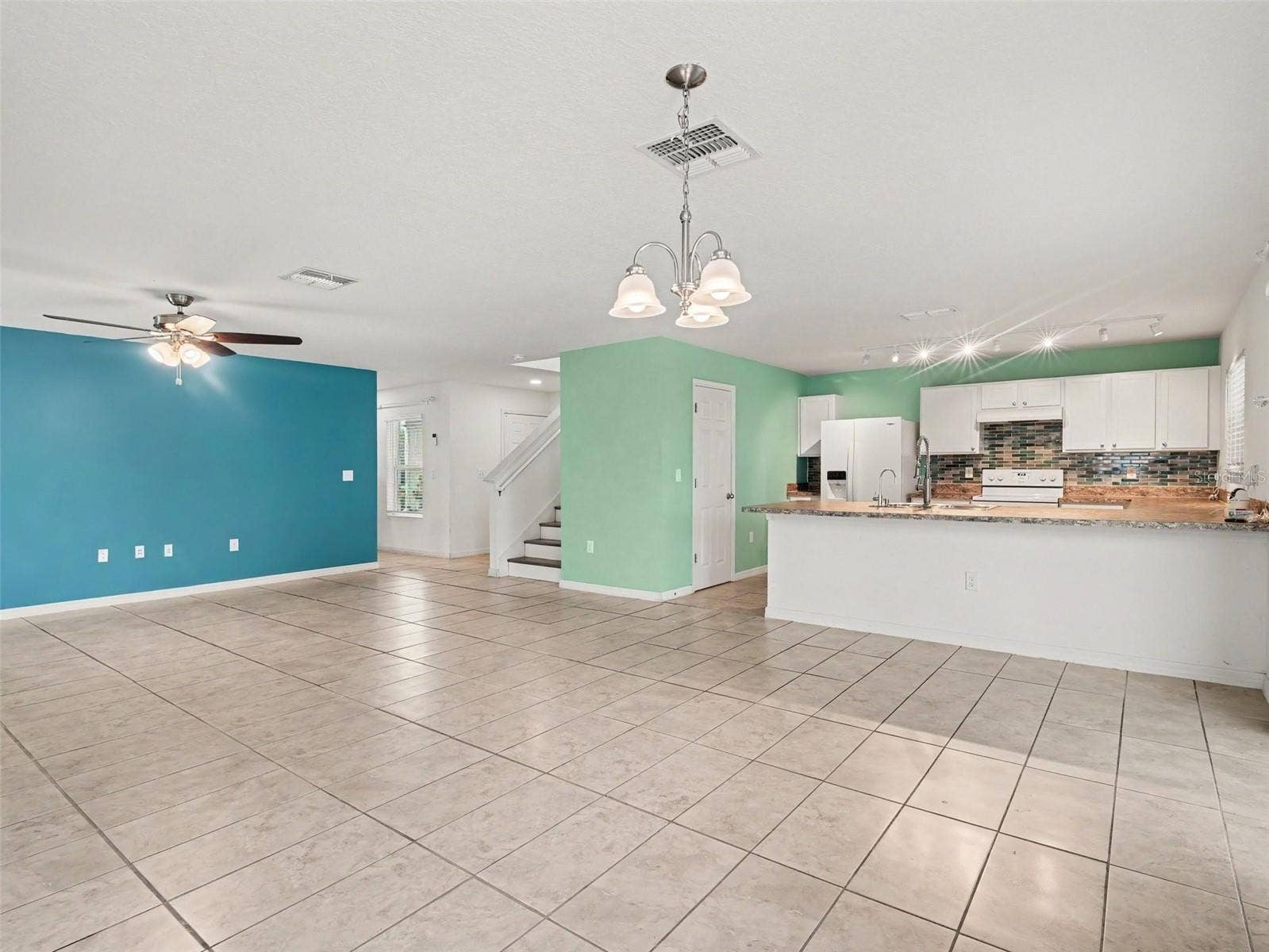 10439 LAGUNA PLAINS DRIVE, Riverview, FL 33578 10439 LAGUNA PLAINS DRIVE, Riverview, FL 33578