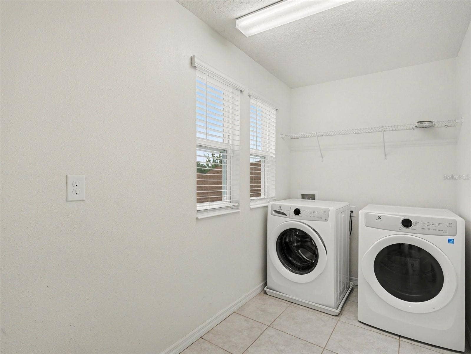 10439 LAGUNA PLAINS DRIVE, Riverview, FL 33578 10439 LAGUNA PLAINS DRIVE, Riverview, FL 33578