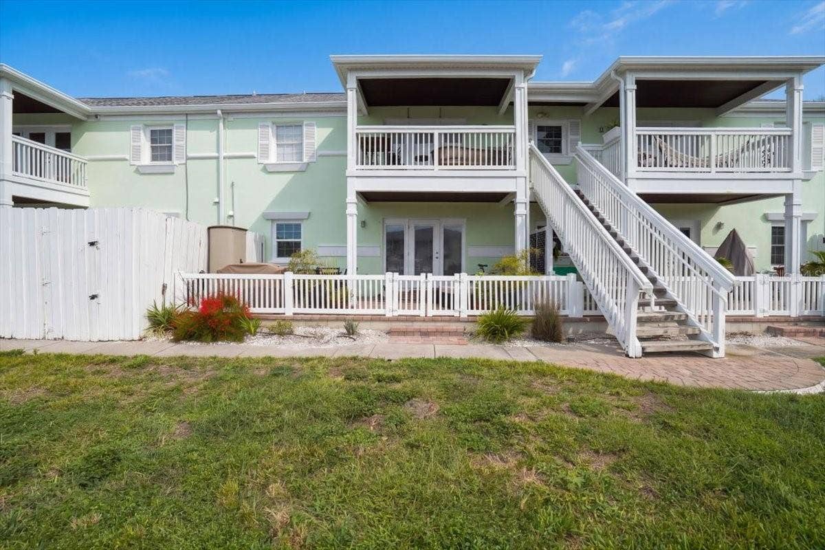 5153 SALMON DRIVE SE, #B, St Petersburg, FL 33705