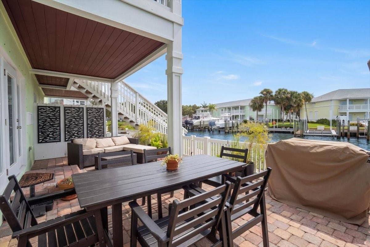 5153 SALMON DRIVE SE, #B, St Petersburg, FL 33705