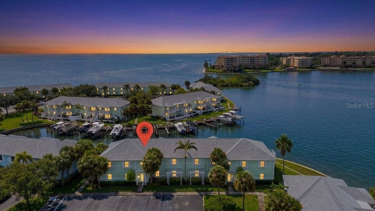 5153 SALMON DRIVE SE, #B, St Petersburg, FL 33705