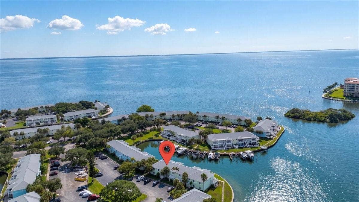 5153 SALMON DRIVE SE, #B, St Petersburg, FL 33705
