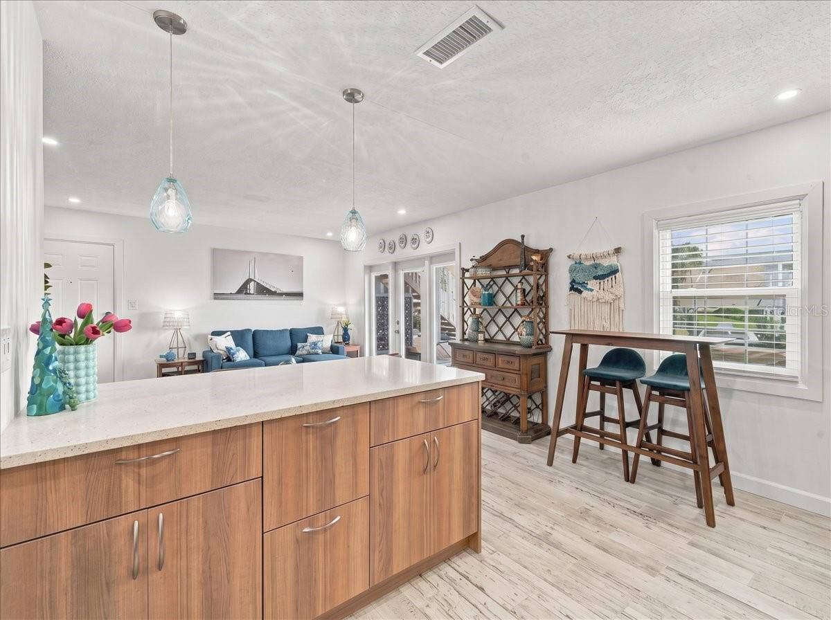 5153 SALMON DRIVE SE, #B, St Petersburg, FL 33705