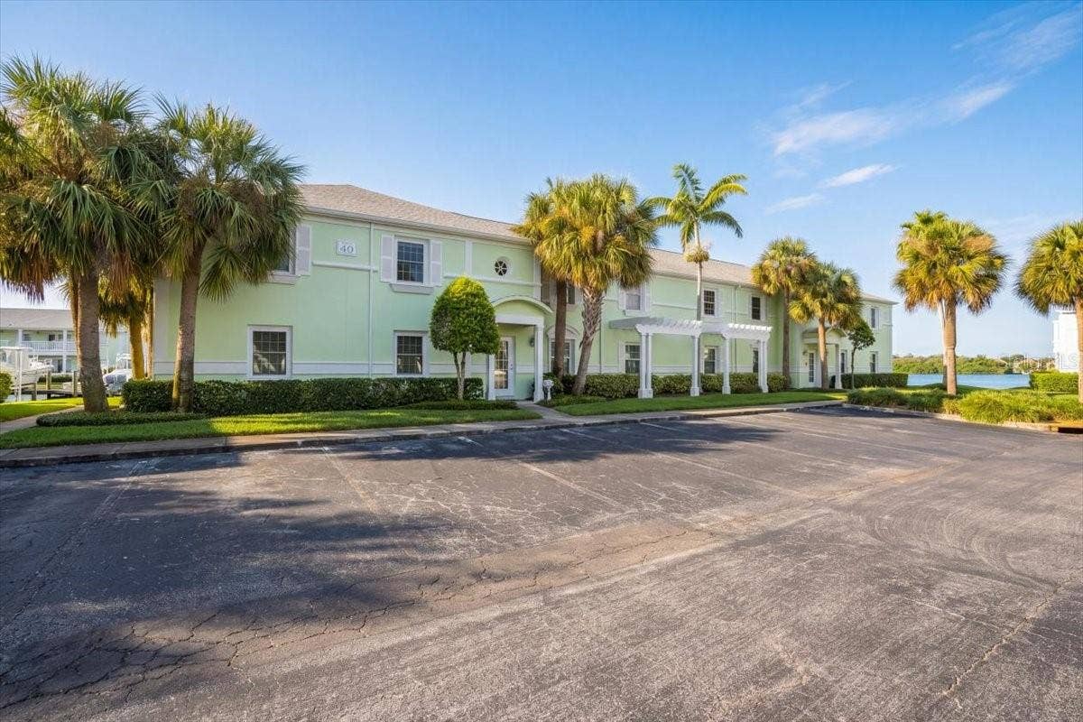 5153 SALMON DRIVE SE, #B, St Petersburg, FL 33705
