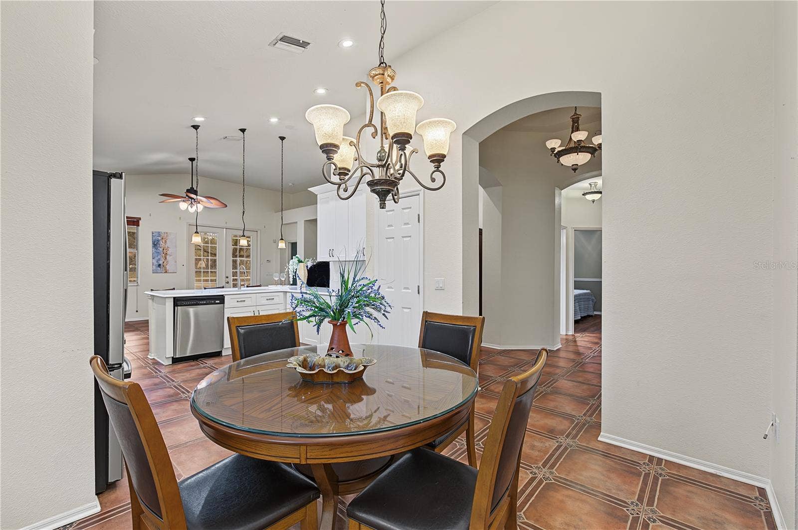 Kitchen Nook- room for a table and chairs