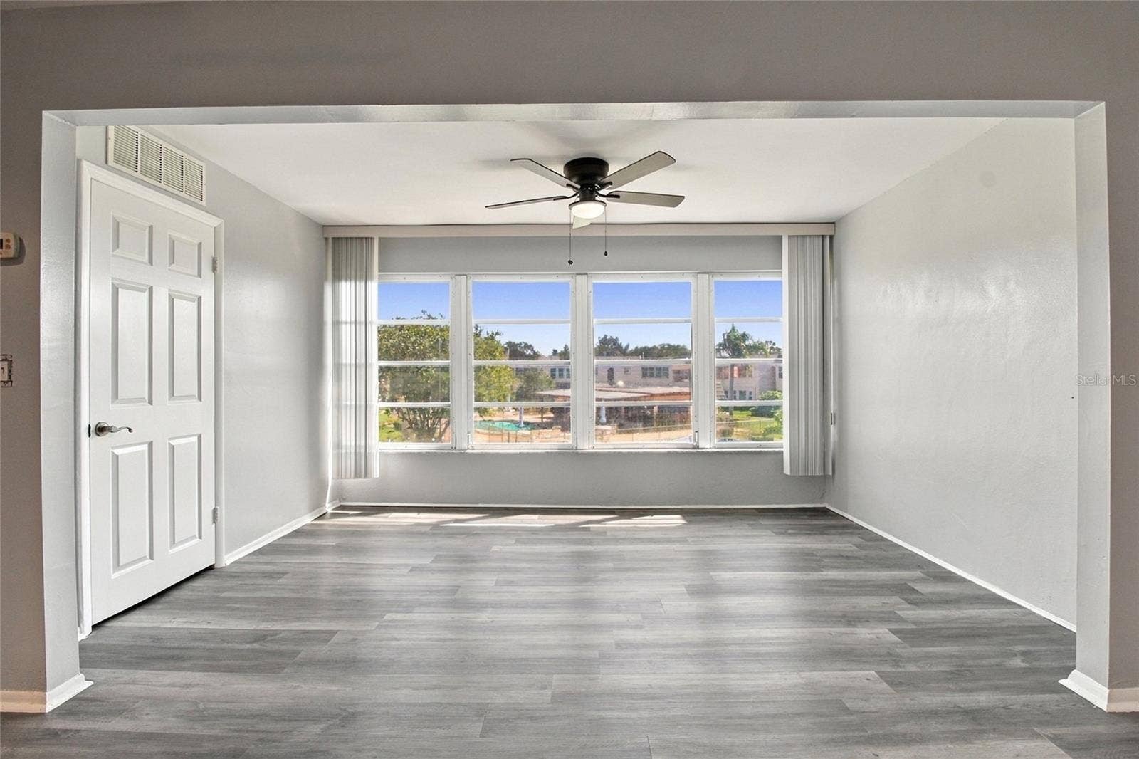 211 FERNWOOD CIRCLE, #211, Seminole, FL 33777 211 FERNWOOD CIRCLE, #211, Seminole, FL 33777