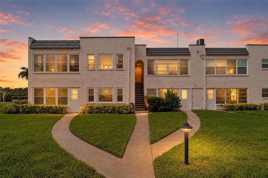 Property photo for 211 FERNWOOD CIRCLE, #211, Seminole, FL