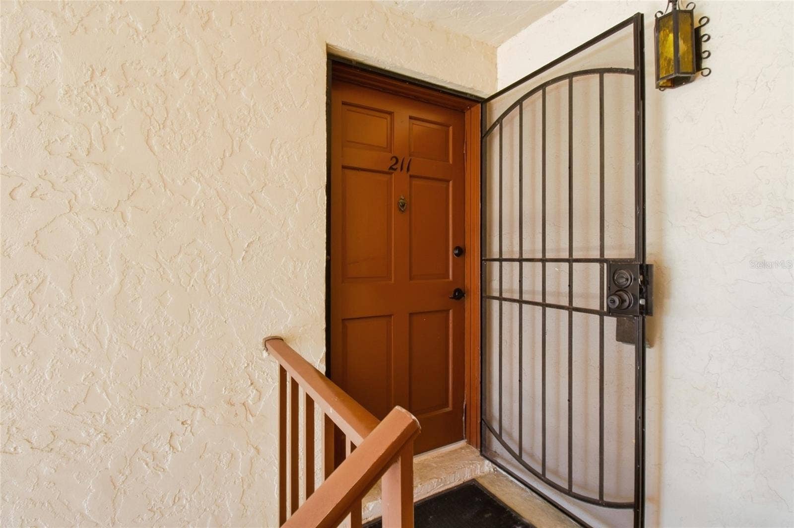 211 FERNWOOD CIRCLE, #211, Seminole, FL 33777 211 FERNWOOD CIRCLE, #211, Seminole, FL 33777