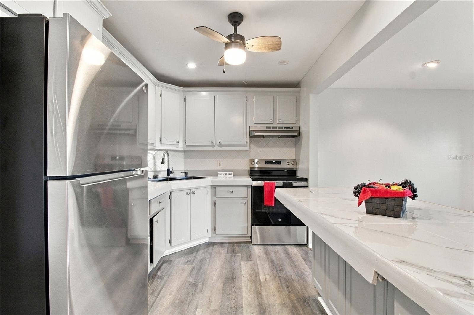 211 FERNWOOD CIRCLE, #211, Seminole, FL 33777 211 FERNWOOD CIRCLE, #211, Seminole, FL 33777