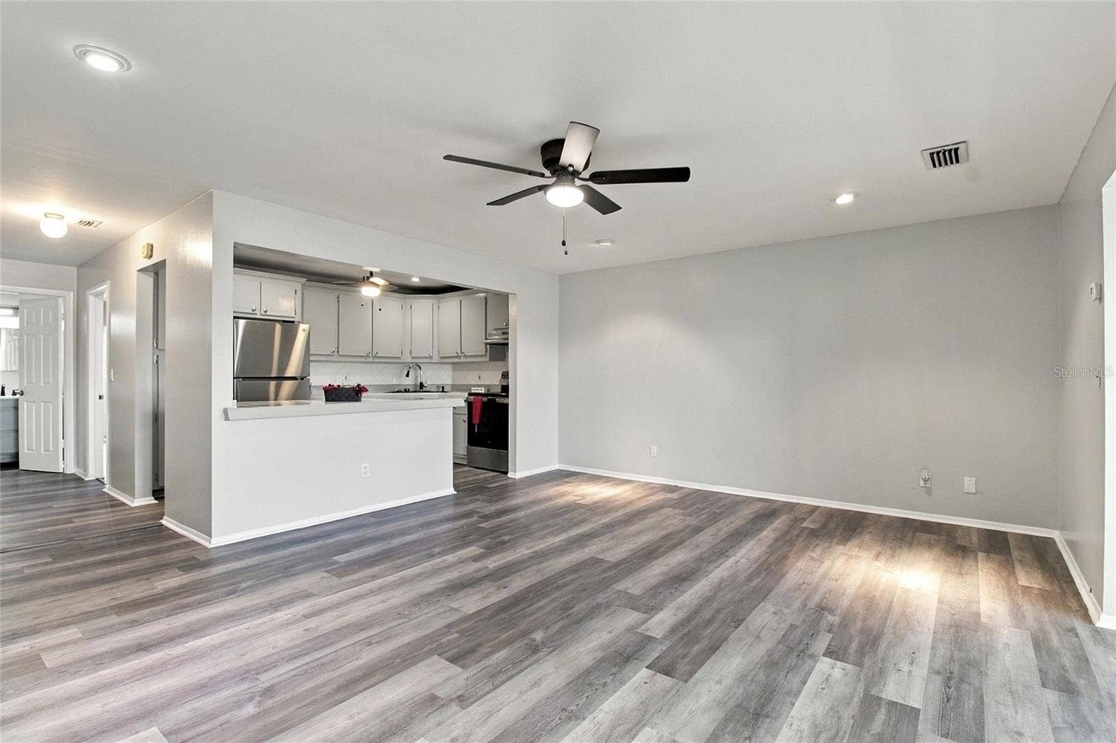 211 FERNWOOD CIRCLE, #211, Seminole, FL 33777 211 FERNWOOD CIRCLE, #211, Seminole, FL 33777