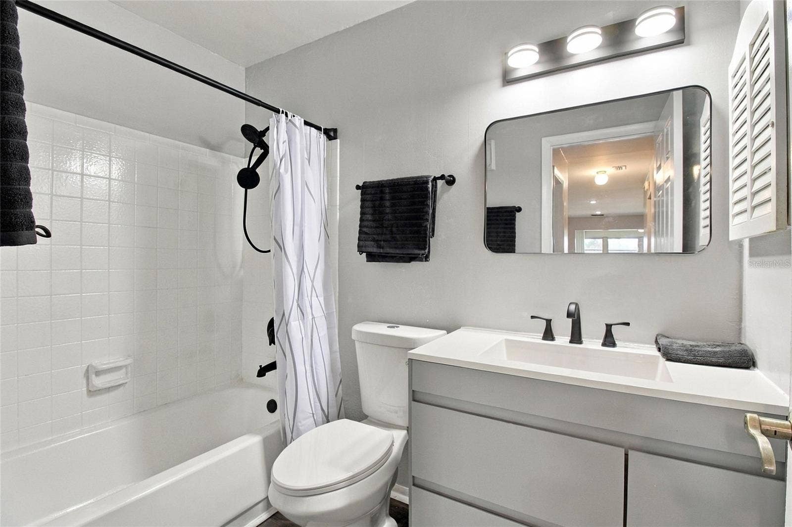 211 FERNWOOD CIRCLE, #211, Seminole, FL 33777 211 FERNWOOD CIRCLE, #211, Seminole, FL 33777
