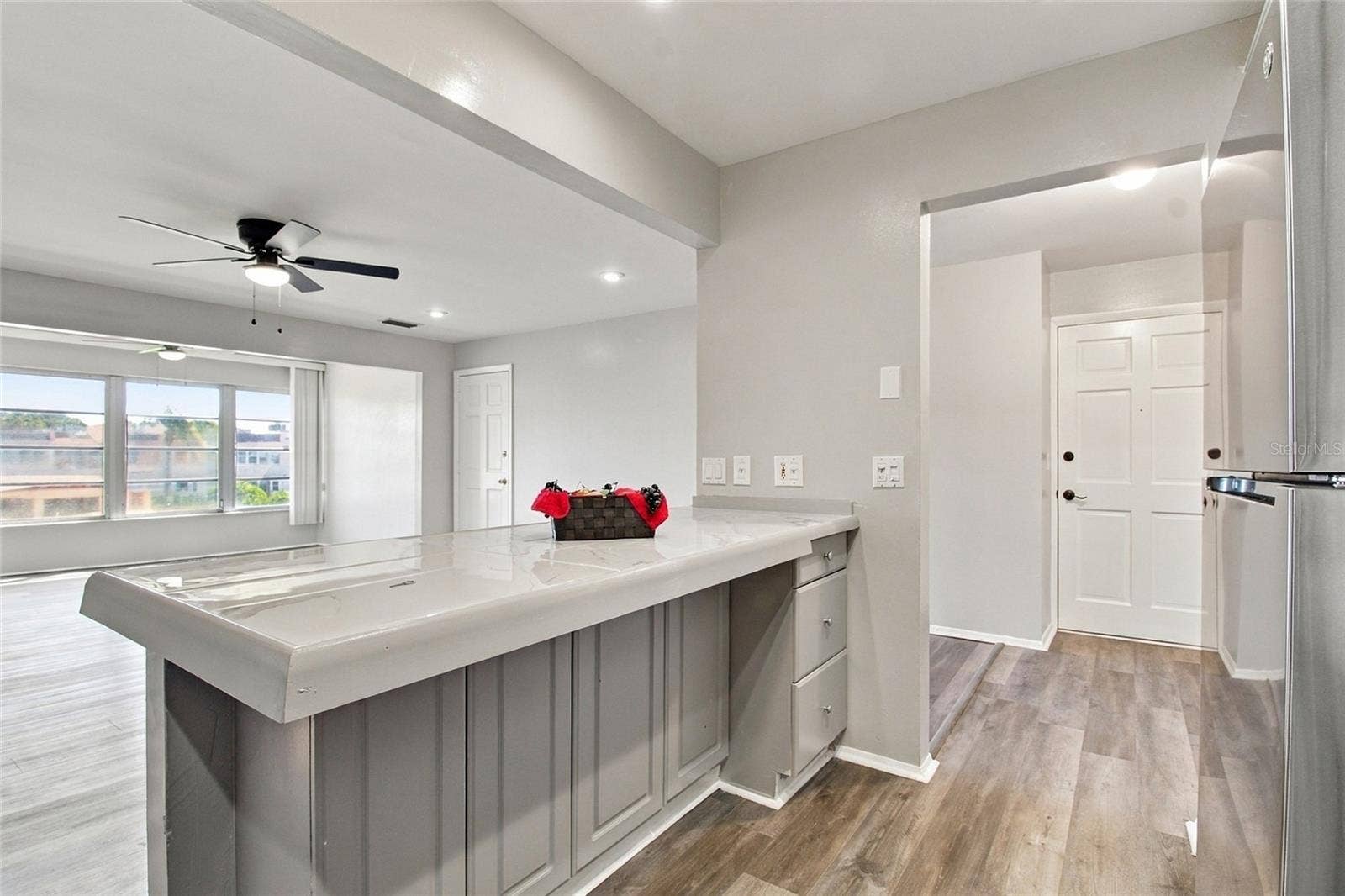 211 FERNWOOD CIRCLE, #211, Seminole, FL 33777 211 FERNWOOD CIRCLE, #211, Seminole, FL 33777