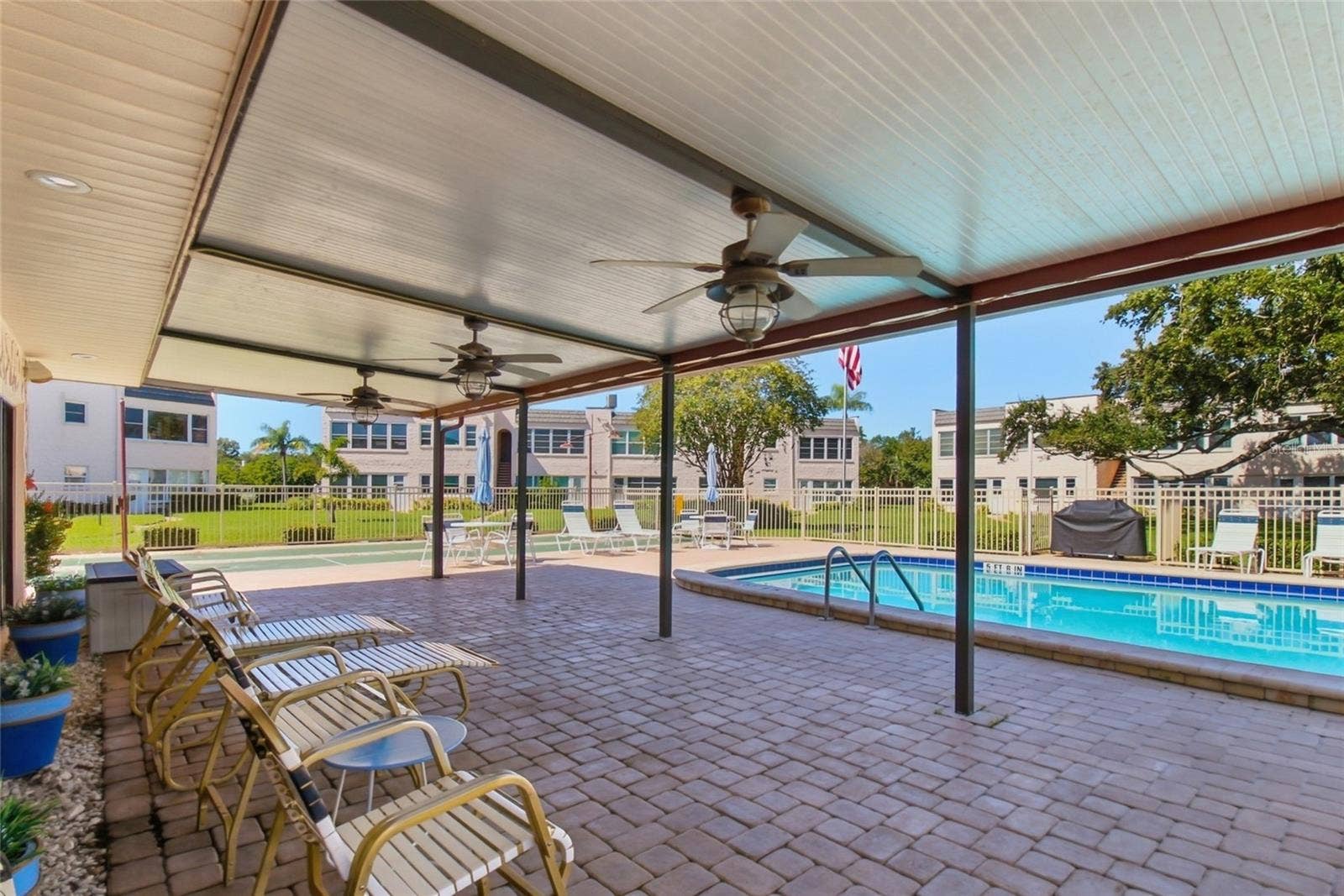 211 FERNWOOD CIRCLE, #211, Seminole, FL 33777 211 FERNWOOD CIRCLE, #211, Seminole, FL 33777