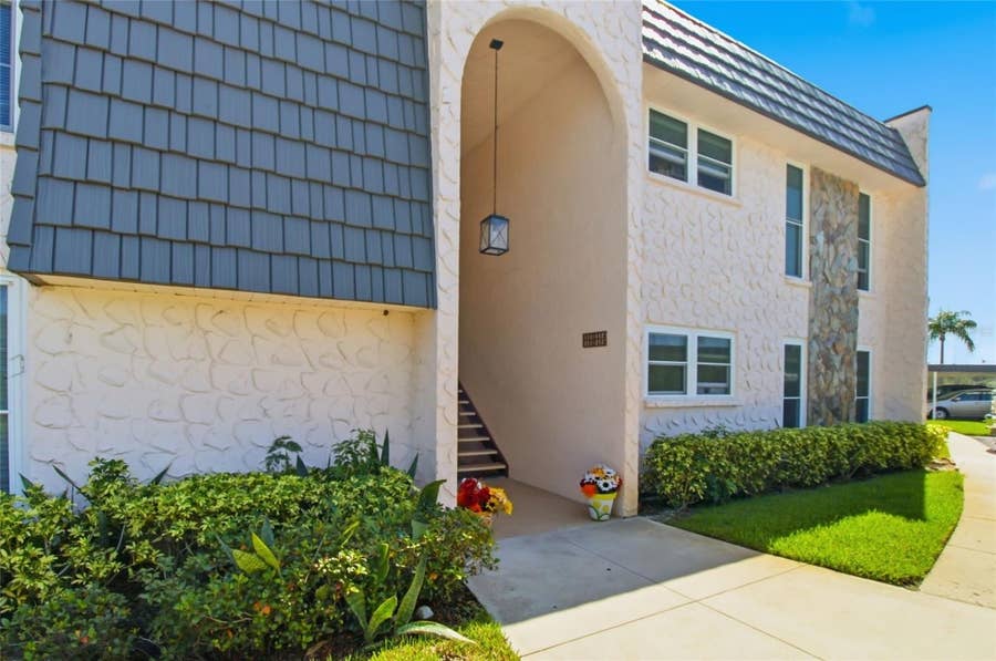 Property photo for 211 FERNWOOD CIRCLE, #211, Seminole, FL