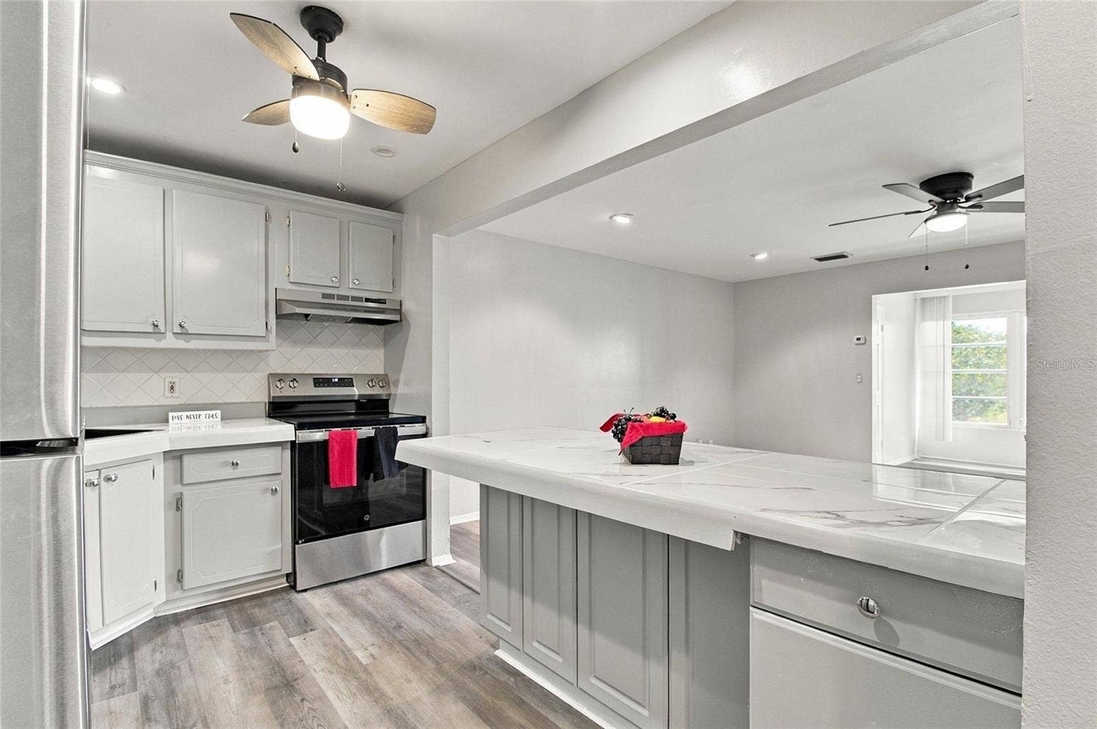 211 FERNWOOD CIRCLE, #211, Seminole, FL 33777 211 FERNWOOD CIRCLE, #211, Seminole, FL 33777