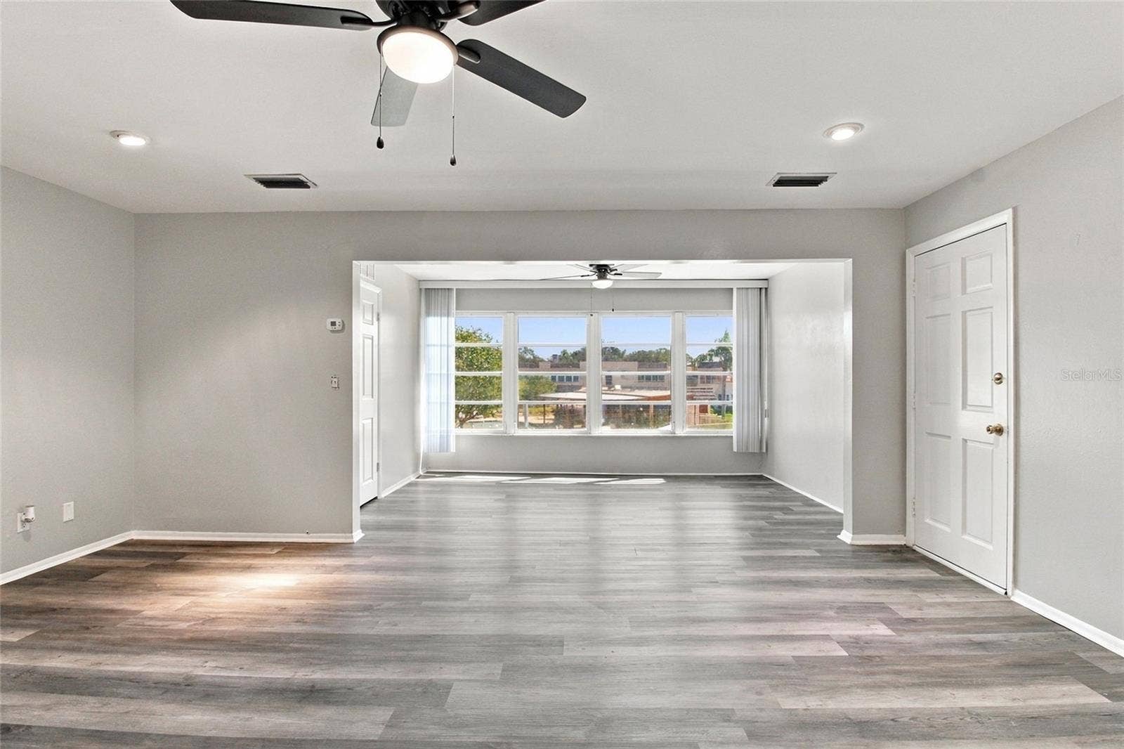 211 FERNWOOD CIRCLE, #211, Seminole, FL 33777 211 FERNWOOD CIRCLE, #211, Seminole, FL 33777