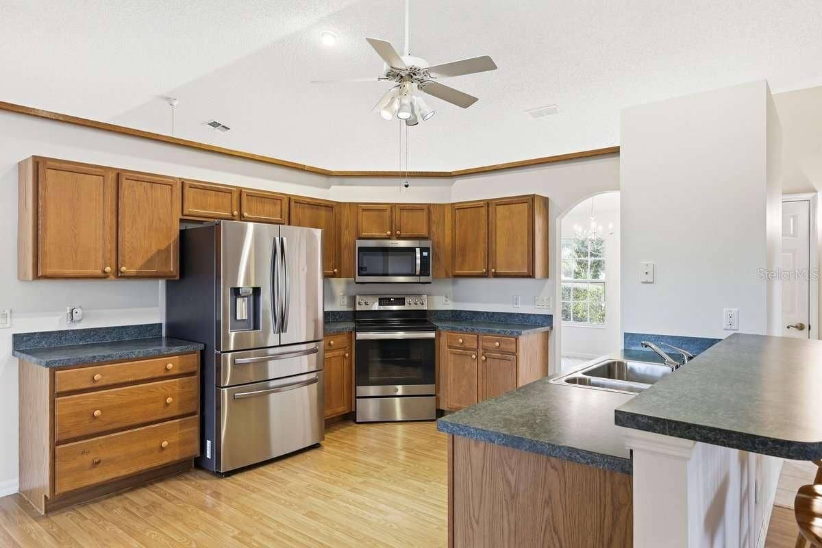 24725 BRIGHTWATER COURT, Leesburg, FL 34748 24725 BRIGHTWATER COURT, Leesburg, FL 34748