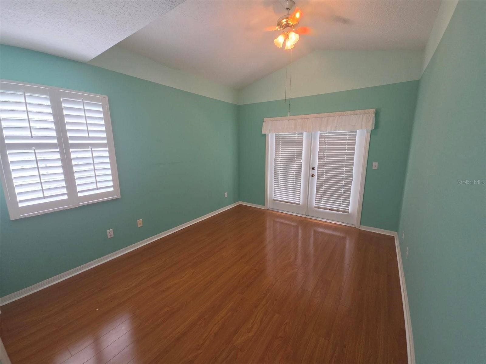 450 DATE PALM COURT NE, St Petersburg, FL 33703 450 DATE PALM COURT NE, St Petersburg, FL 33703