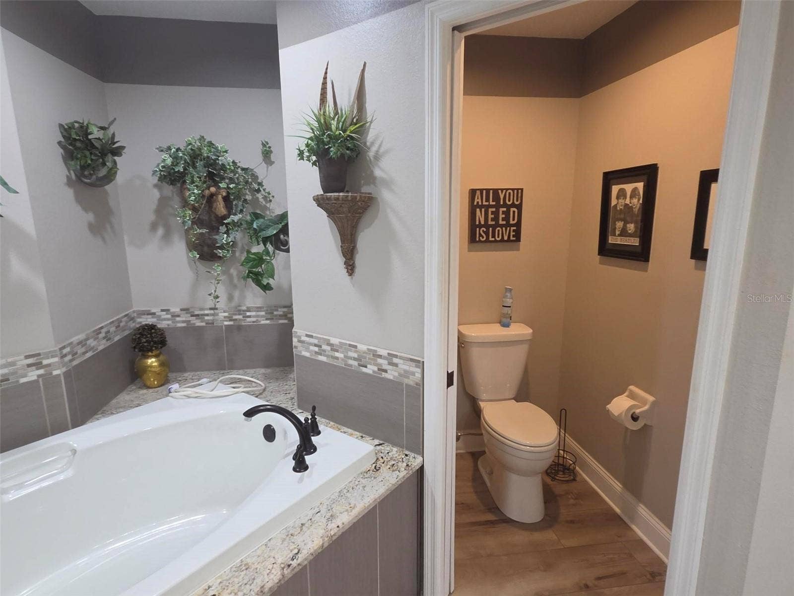 450 DATE PALM COURT NE, St Petersburg, FL 33703 450 DATE PALM COURT NE, St Petersburg, FL 33703