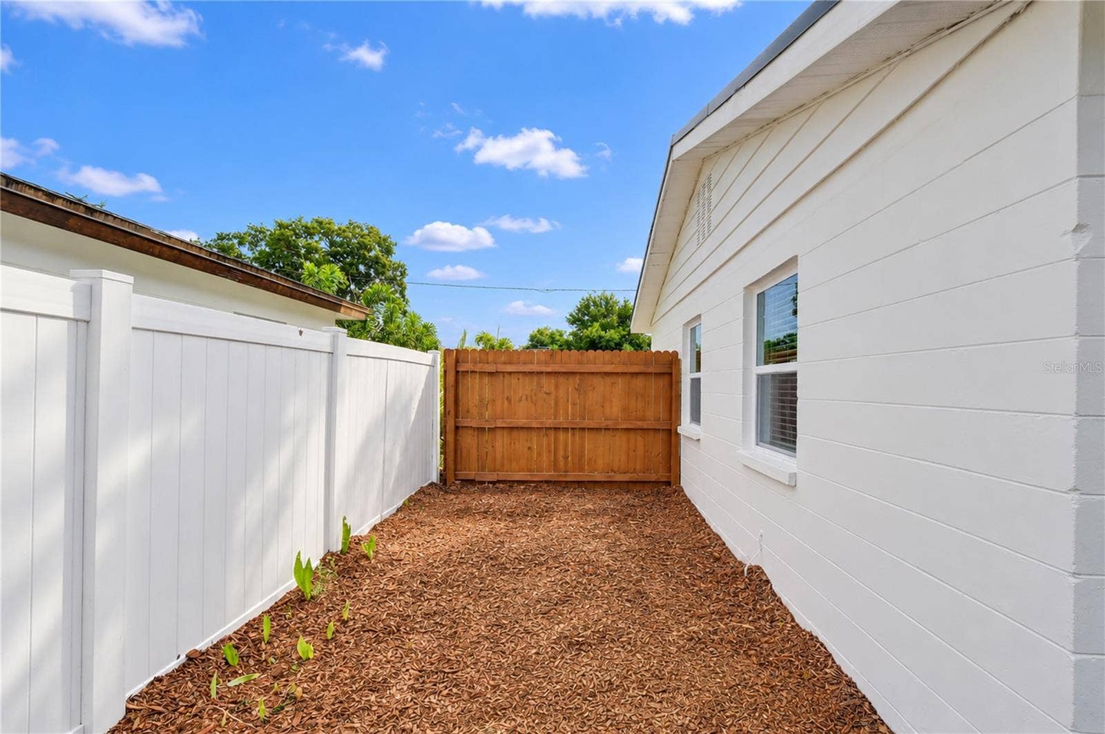 4000 W WALLACE AVENUE, Tampa, FL 33611 4000 W WALLACE AVENUE, Tampa, FL 33611