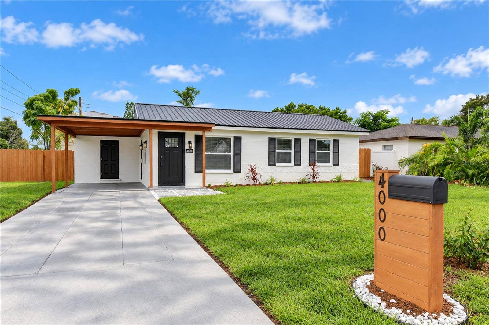 4000 W WALLACE AVENUE, Tampa, FL 33611 4000 W WALLACE AVENUE, Tampa, FL 33611