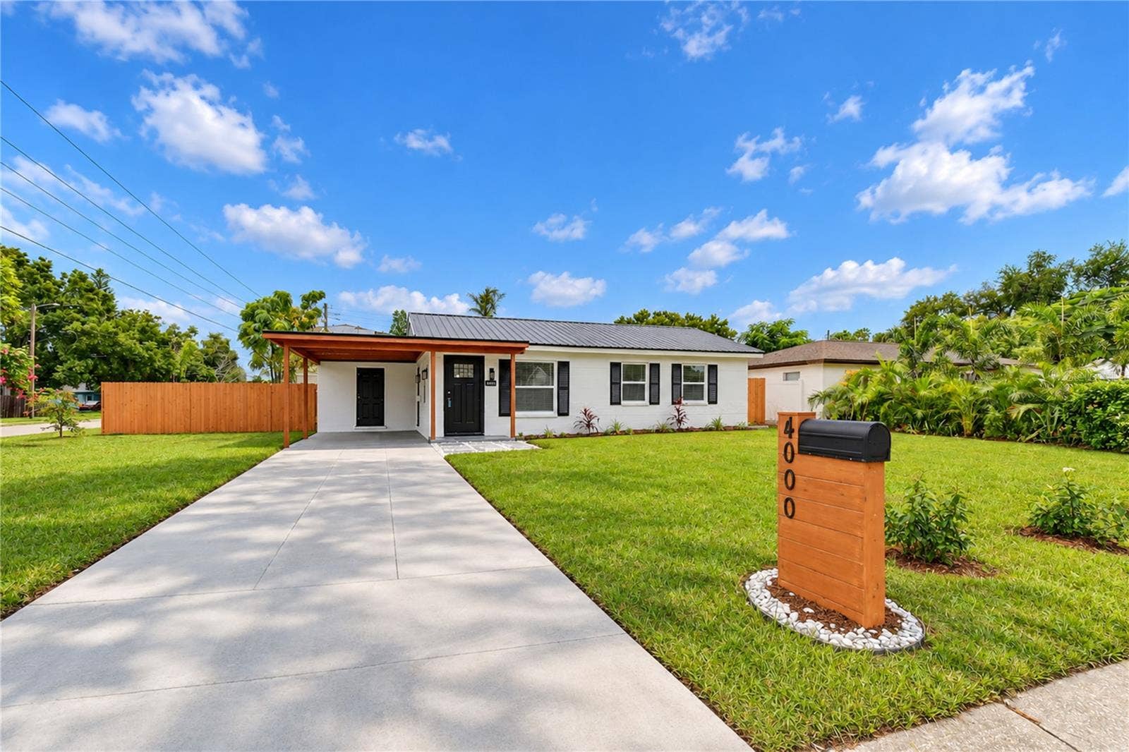 4000 W WALLACE AVENUE, Tampa, FL 33611 4000 W WALLACE AVENUE, Tampa, FL 33611