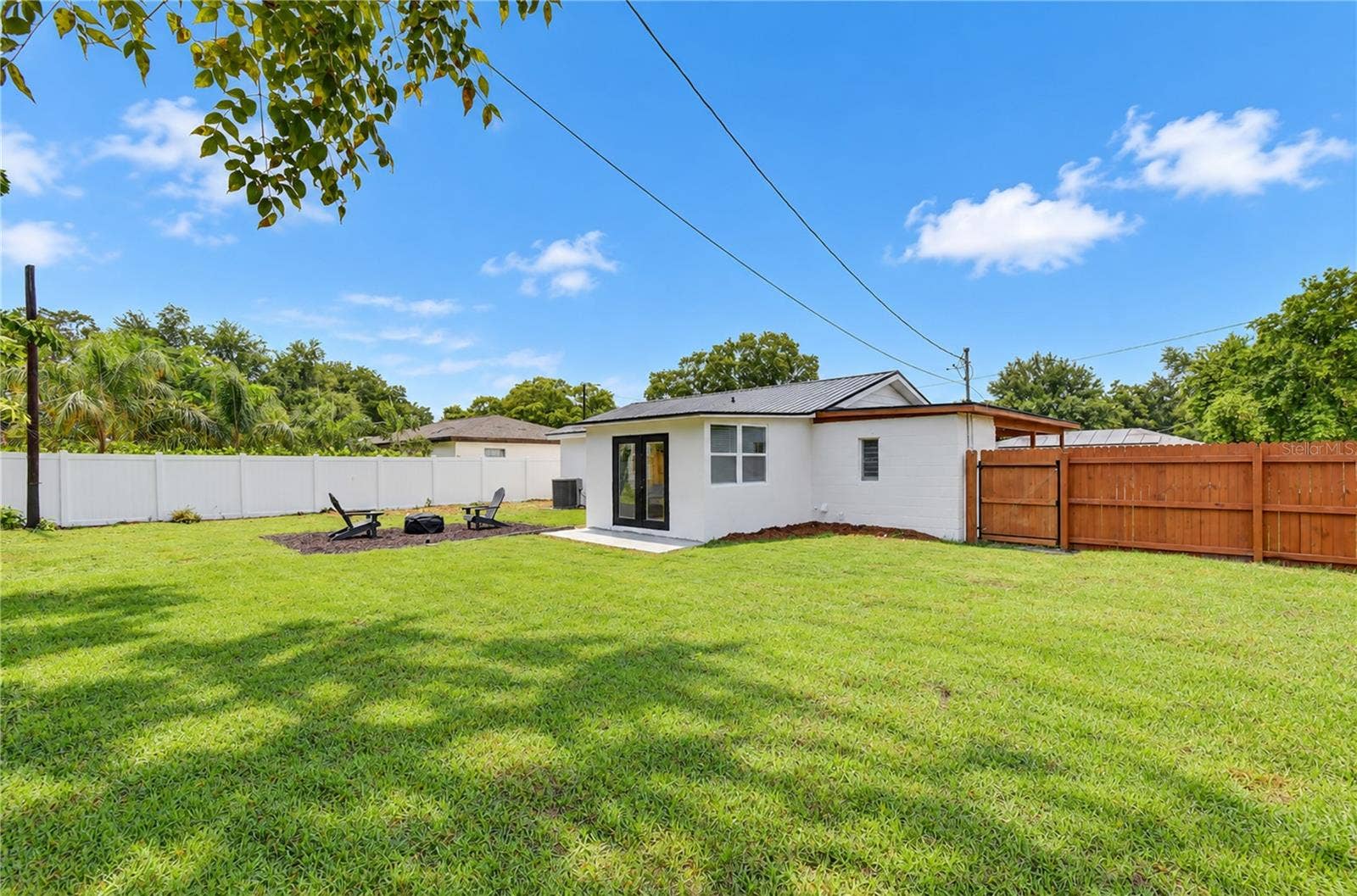 4000 W WALLACE AVENUE, Tampa, FL 33611 4000 W WALLACE AVENUE, Tampa, FL 33611