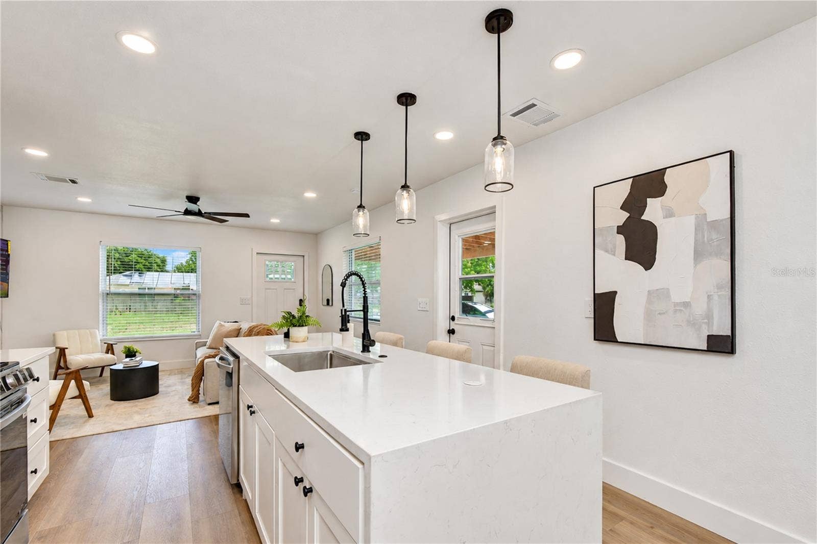 4000 W WALLACE AVENUE, Tampa, FL 33611 4000 W WALLACE AVENUE, Tampa, FL 33611